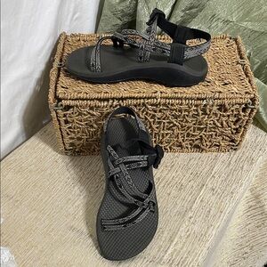 Chaco Black and Gray Strappy Adjustable Water Sz 6 Sandals